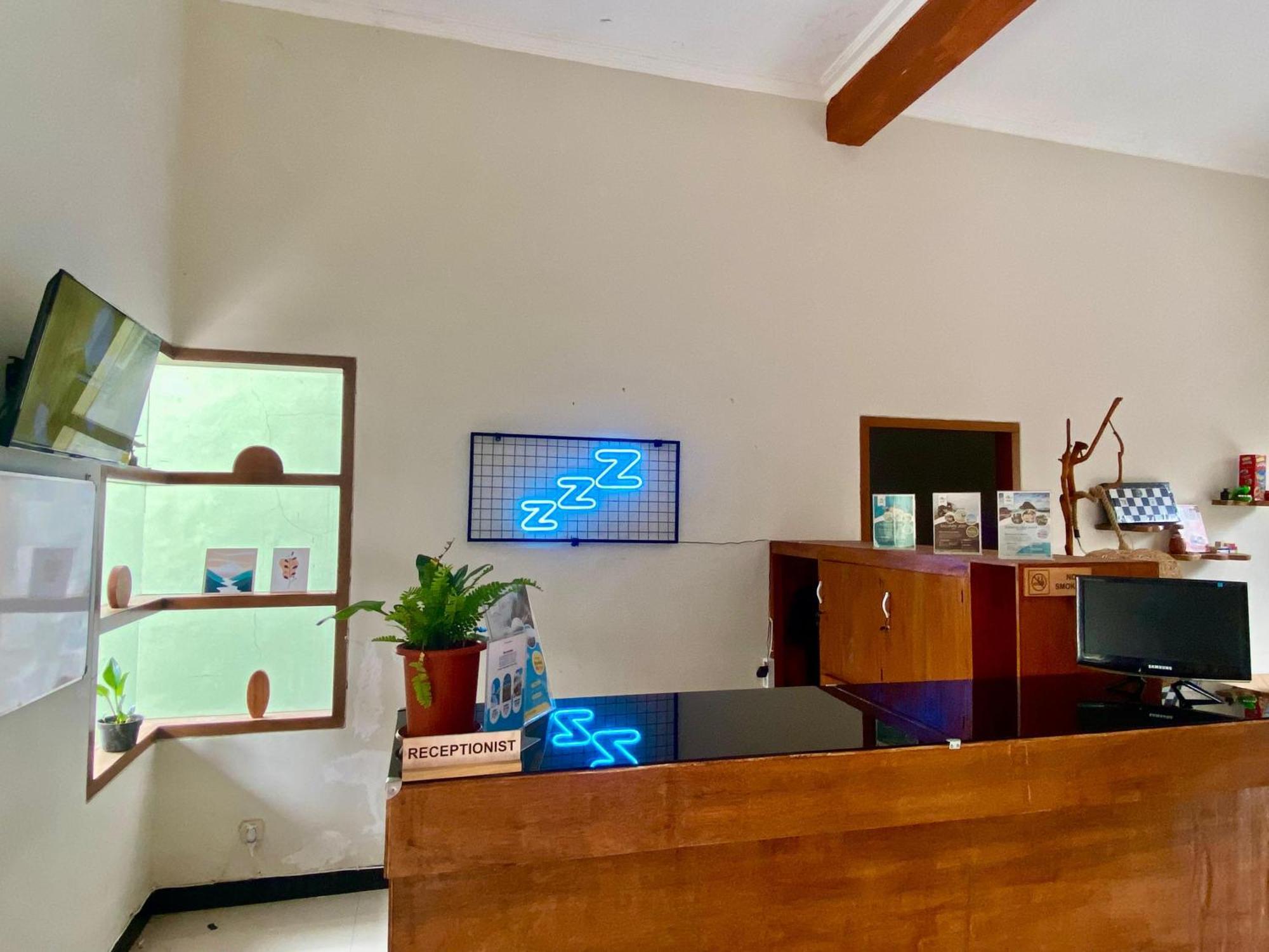 Zzz Hostel Malang Buitenkant foto