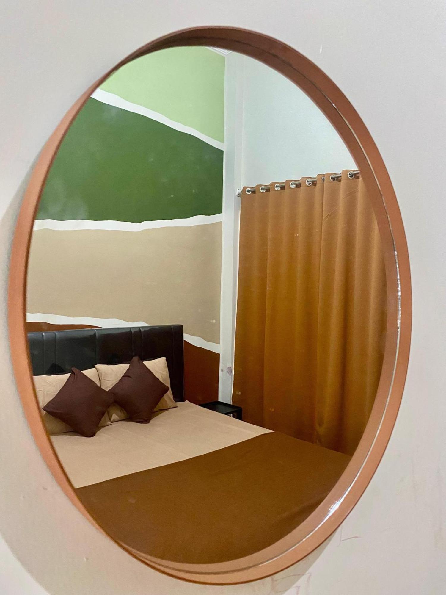 Zzz Hostel Malang Buitenkant foto