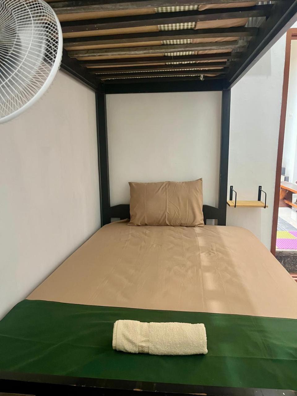 Zzz Hostel Malang Buitenkant foto