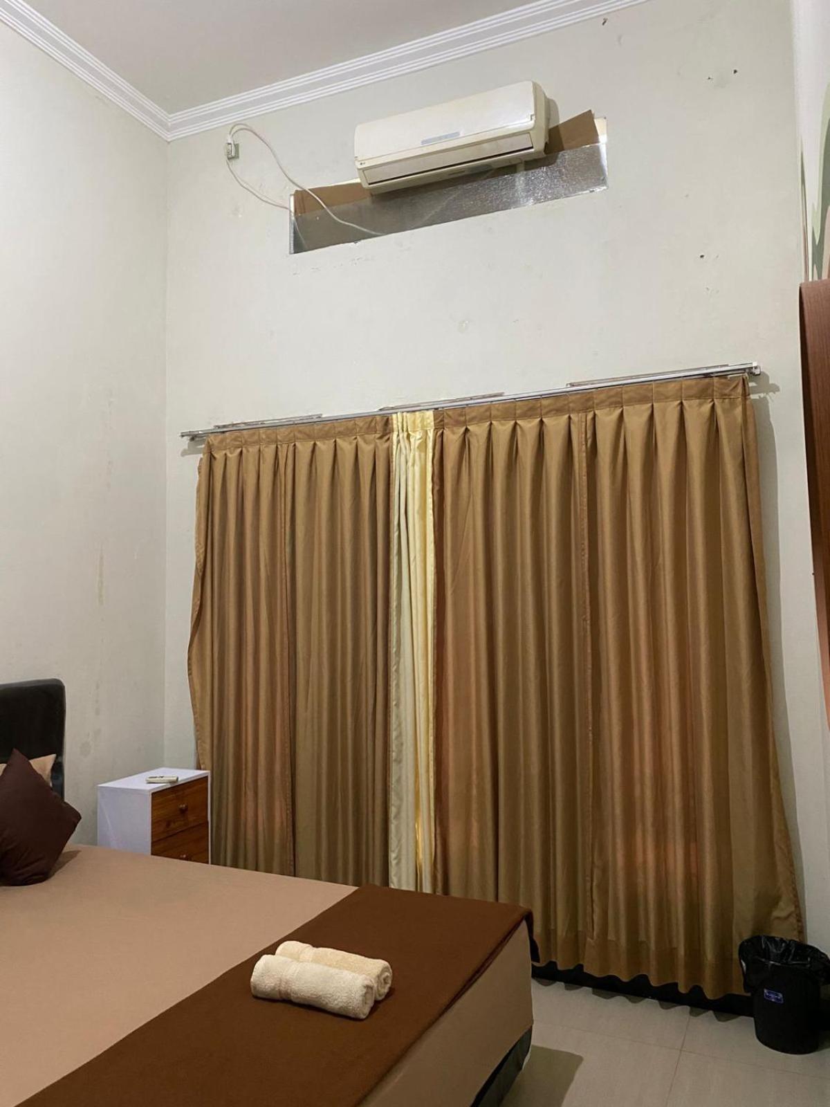 Zzz Hostel Malang Buitenkant foto
